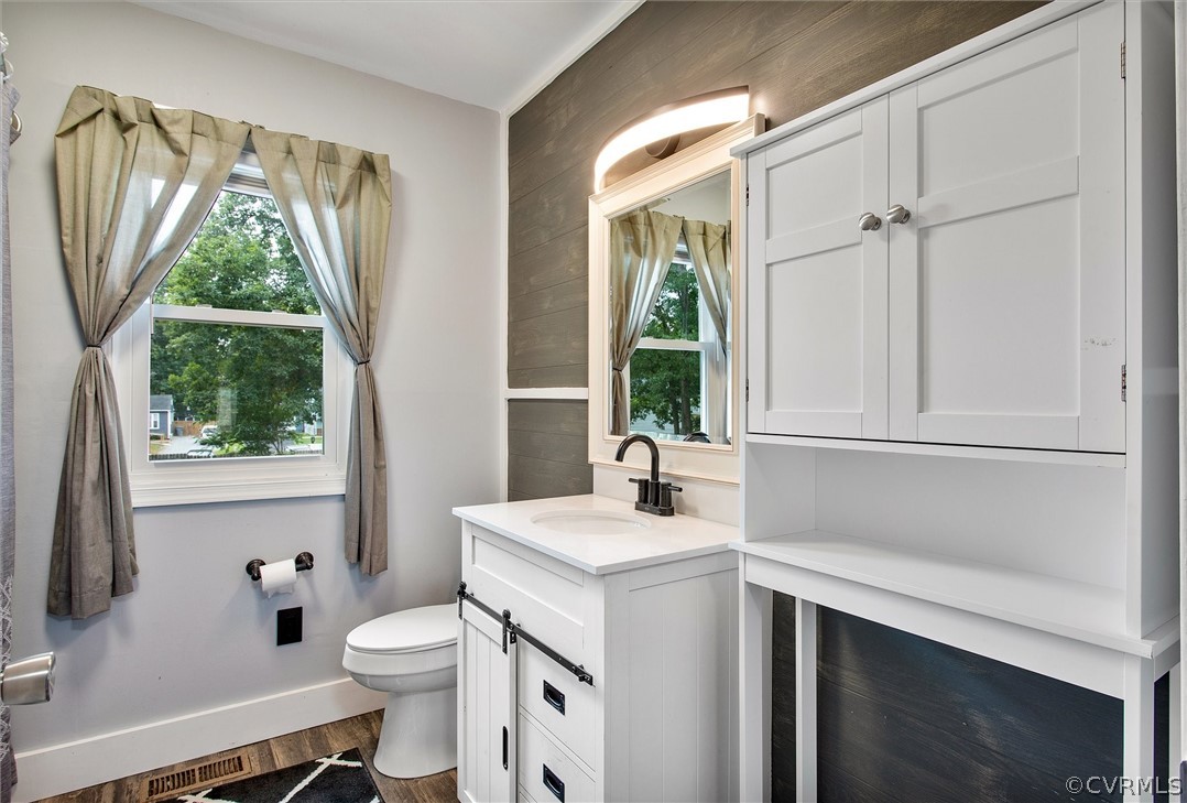 6149 Omo Road North Chesterfield, VA 23234 - Photo 22 of 26 Upstairs bath
