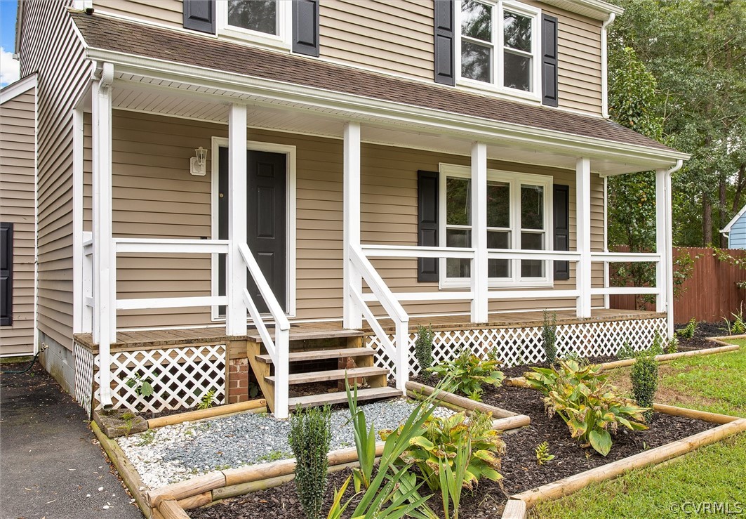 6149 Omo Road North Chesterfield, VA 23234 - Photo 4 of 26 Charming home with full front porch.