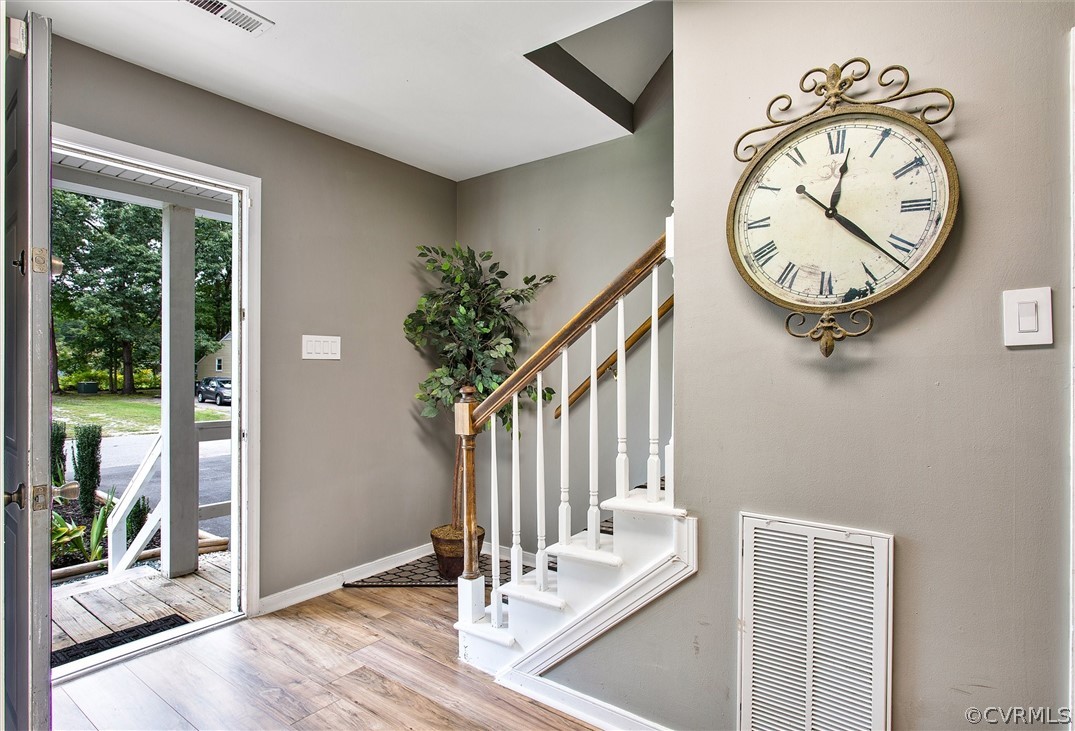 6149 Omo Road North Chesterfield, VA 23234 - Photo 6 of 26 Entrance way