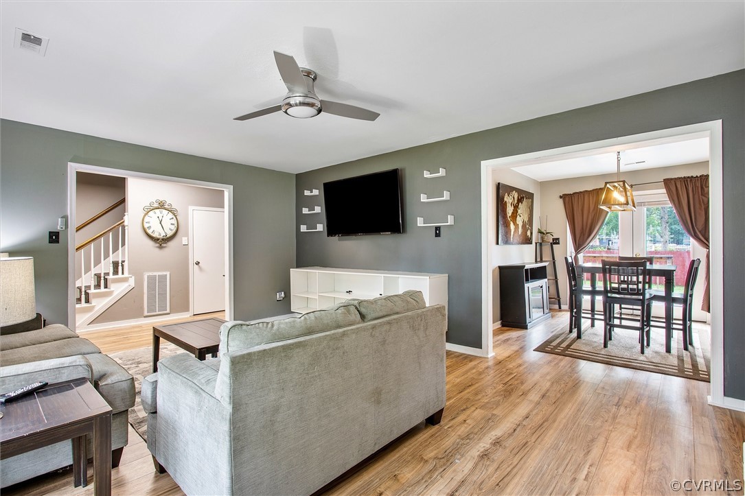 6149 Omo Road North Chesterfield, VA 23234 - Photo 10 of 26 Family room looking into Dining room