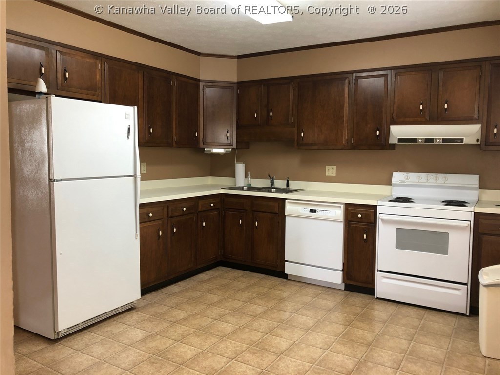 11 Wakefield Road Point Pleasant, WV 25550 - Photo 9 of 26 LOTS OF CABINET SPACE