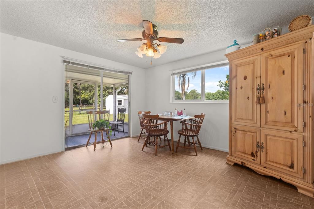 12631 Hobson Simmons Road Lithia, FL 33547 - Photo 4 of 18