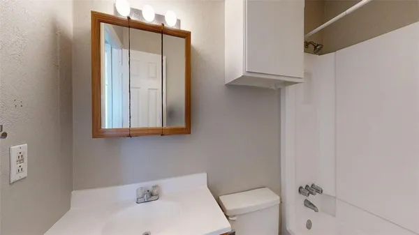 $875 | 806 Oran Circle, Unit D, Bryan, TX 77801