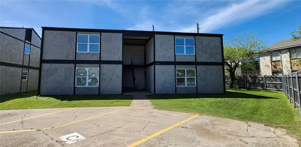 $875 | 806 Oran Circle, Unit D, Bryan, TX 77801