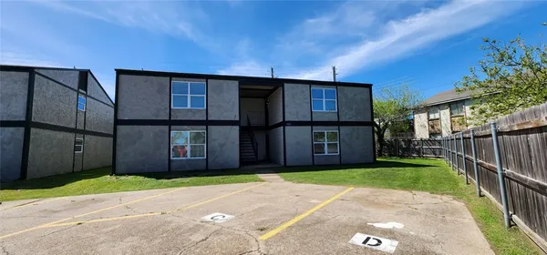 $875 | 806 Oran Circle, Unit D, Bryan, TX 77801
