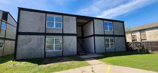 $875 | 806 Oran Circle, Unit D, Bryan, TX 77801