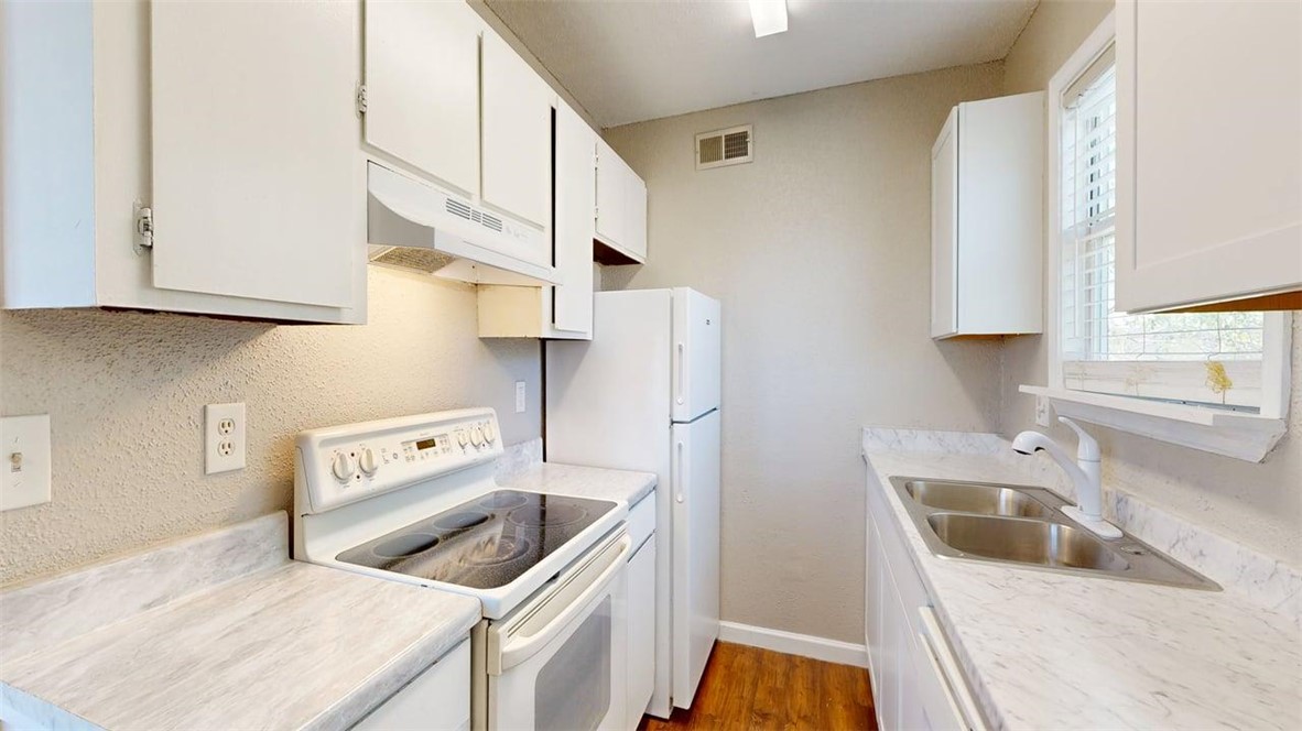 806 Oran Circle, Unit D Bryan, TX 77801 - Photo 6 of 28