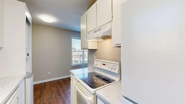 $875 | 806 Oran Circle, Unit D, Bryan, TX 77801