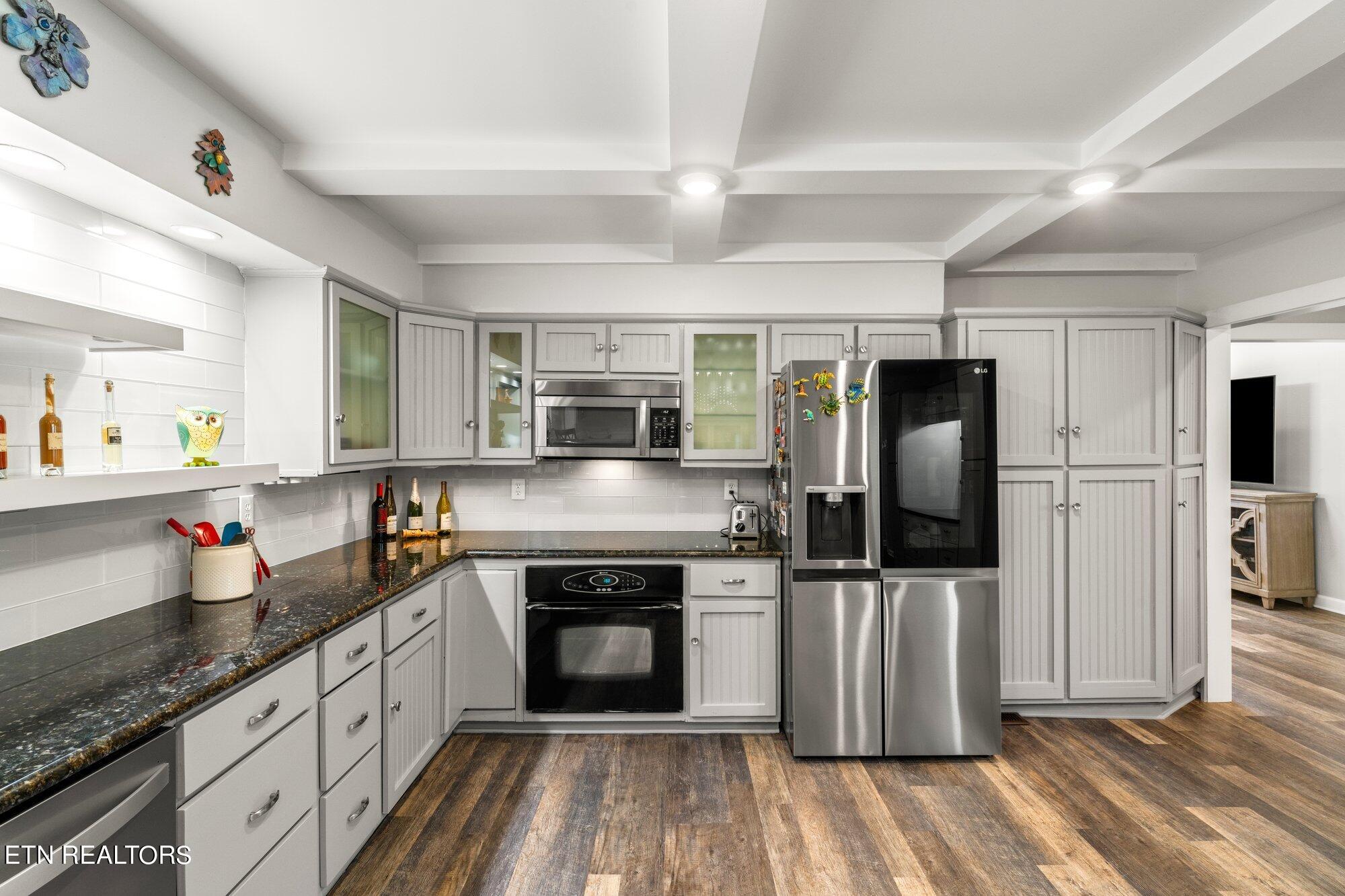 616 Riverbend Road Clinton, TN 37716 - Photo 10 of 48 Kitchen