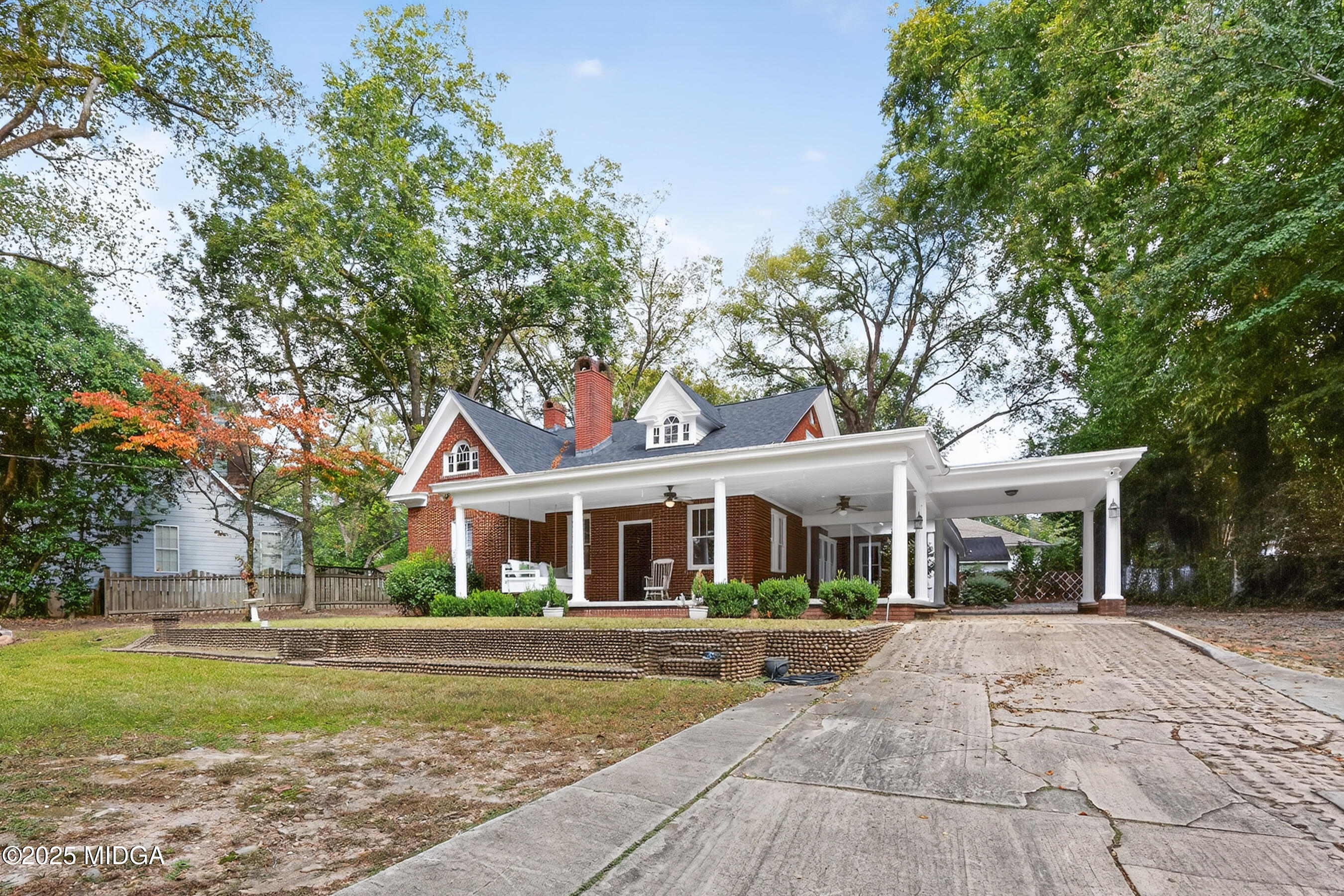 3341 Ridge Avenue Macon, GA 31204 - Photo 5 of 46 front view of a house with a yard