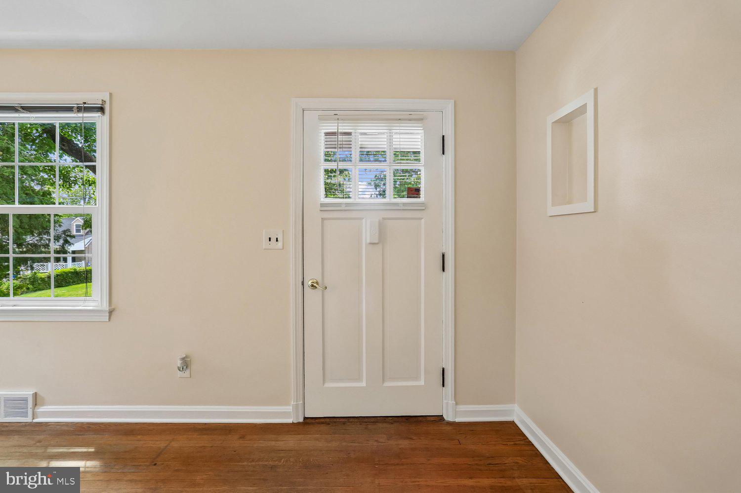 3505 Murdock Road Kensington, MD 20895 - Photo 3 of 34 Entry