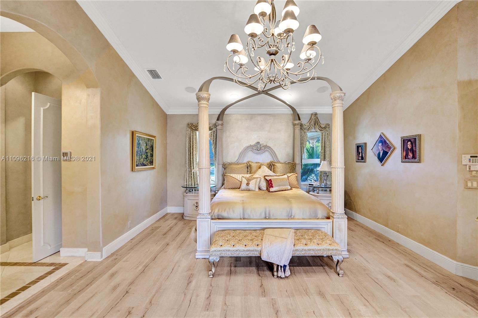 2755 Paddock Road Weston, FL 33331 - Photo 9 of 51