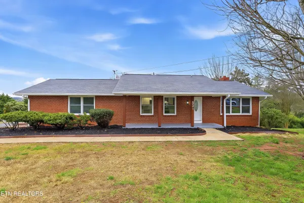 $475,000 | 531 Robinson Drive, Loudon, TN 37774