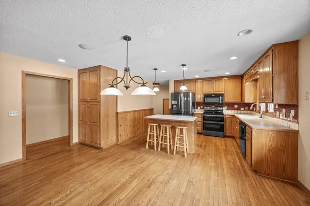 $475,000 | 19432 Judson Circle, Hutchinson, MN 55350