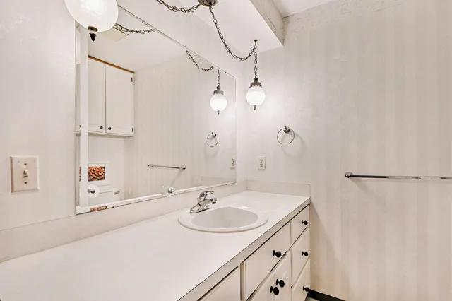 $500,000 | 2260 Elmridge Drive Northwest, Grand Rapids, MI 49504