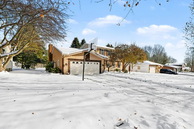 $500,000 | 2260 Elmridge Drive Northwest, Grand Rapids, MI 49504