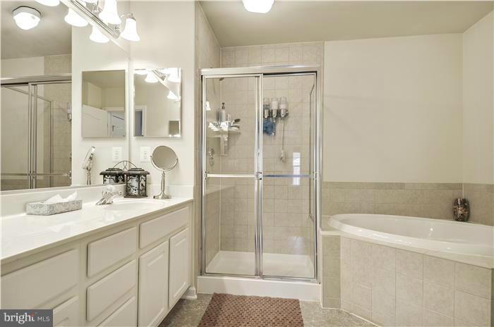 2204 Highfly Terrace Silver Spring, MD 20902 - Photo 22 of 30 Bath (Master)