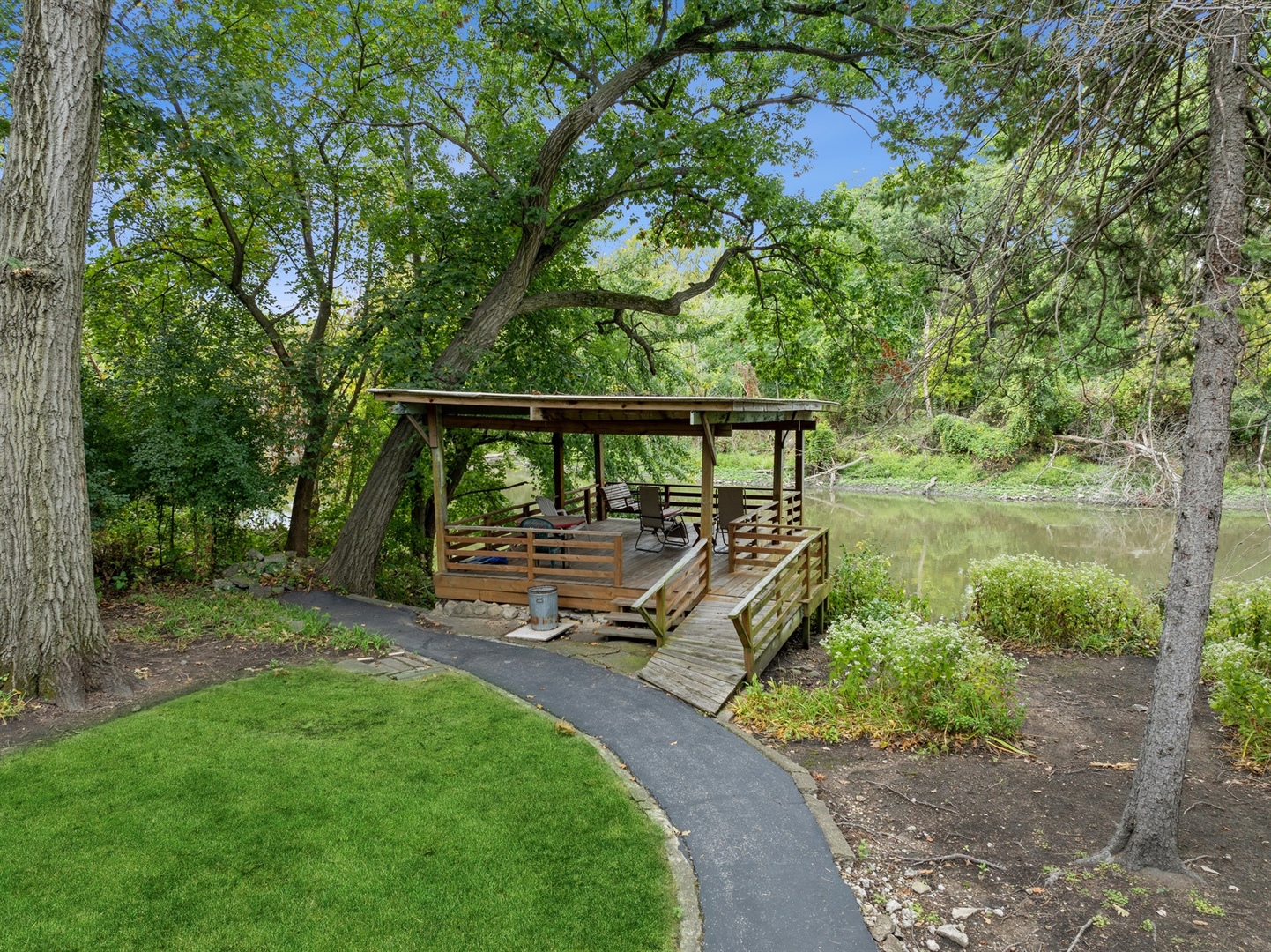 8 West Avenue Riverside, IL 60546 - Photo 13 of 29
