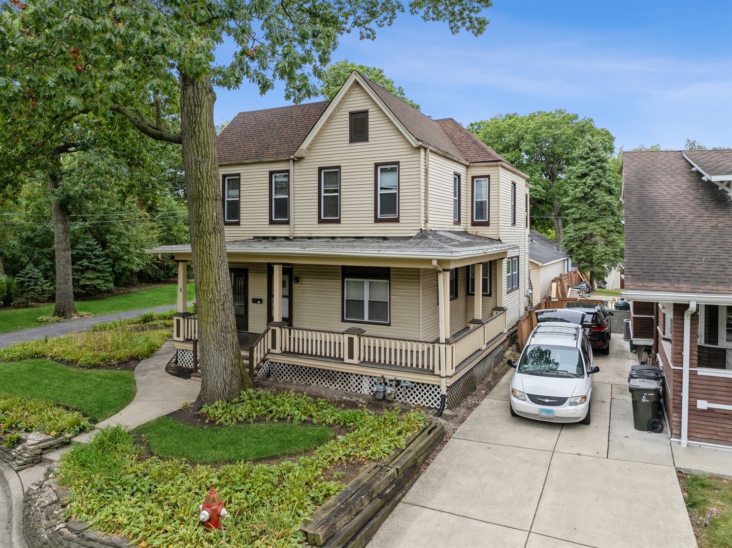 8 West Avenue Riverside, IL 60546 - Photo 2 of 29