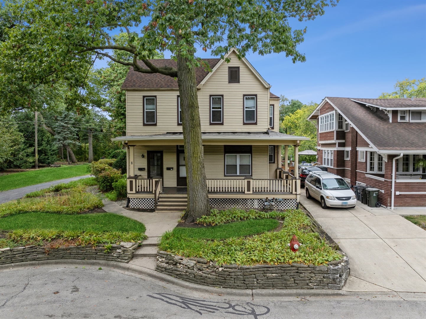 8 West Avenue Riverside, IL 60546 - Photo 3 of 29