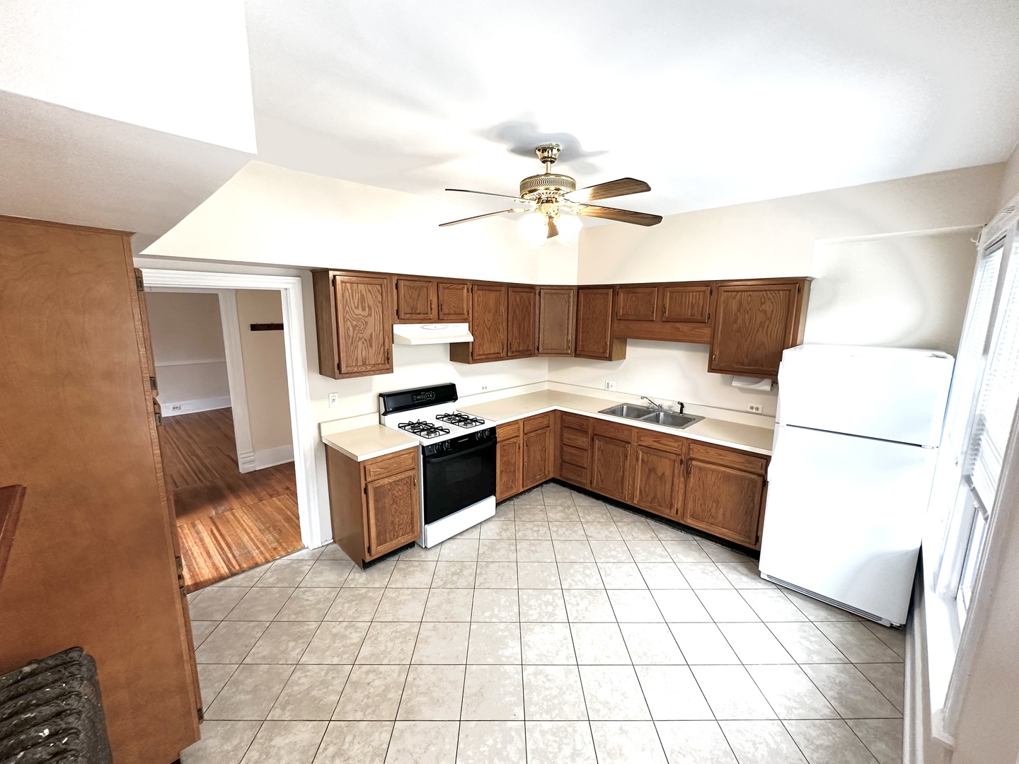 8 West Avenue Riverside, IL 60546 - Photo 7 of 29