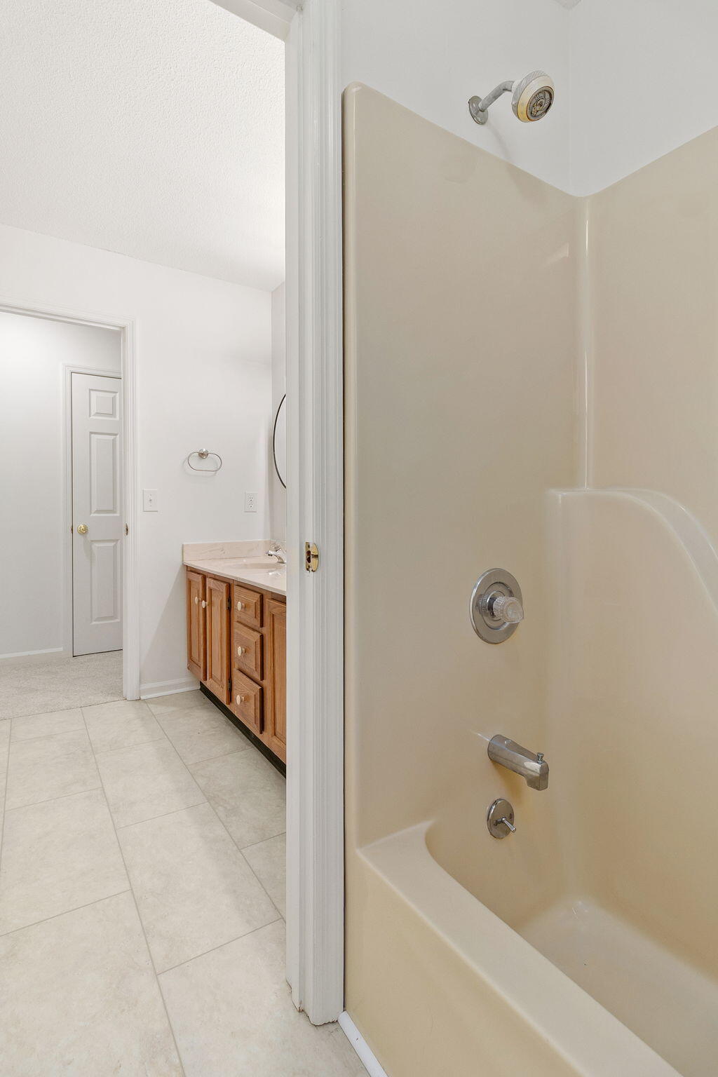 1808 Hidden Harbor Road Hixson, TN 37343 - Photo 42 of 73 upstairs bath
