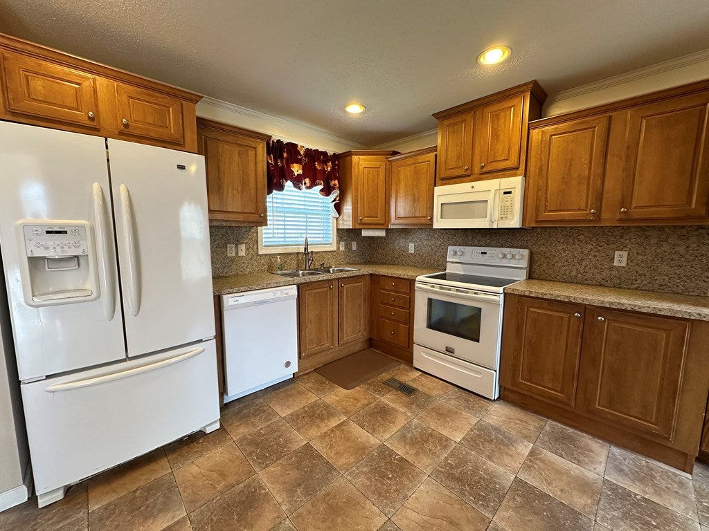 752 Whitlow Road Red Oak, VA 23964 - Photo 15 of 27 Gallery Image 15