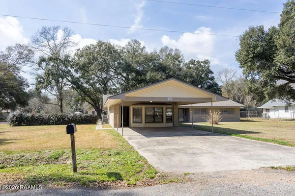 $185,000 | 1058 South Berwick Avenue, Basile, LA 70515