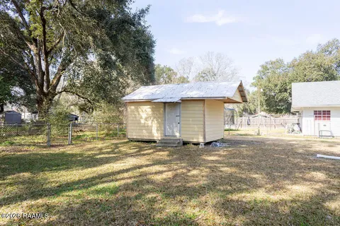 $185,000 | 1058 South Berwick Avenue, Basile, LA 70515