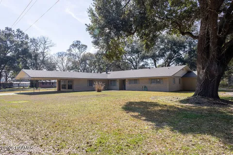 $185,000 | 1058 South Berwick Avenue, Basile, LA 70515