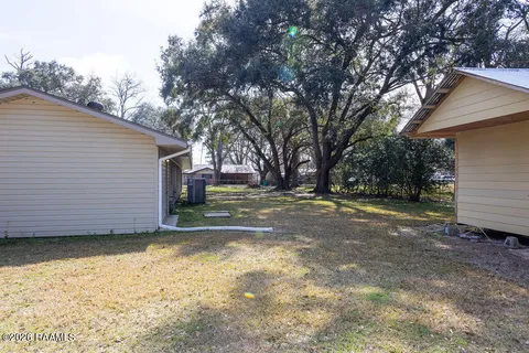 $185,000 | 1058 South Berwick Avenue, Basile, LA 70515
