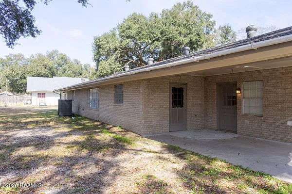 $185,000 | 1058 South Berwick Avenue, Basile, LA 70515
