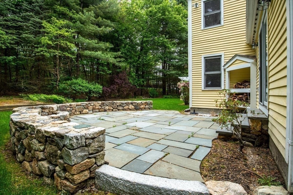 17 Bridle Path Walpole, MA 02081 - Photo 35 of 40