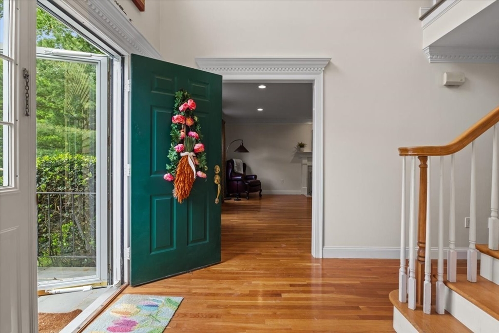 17 Bridle Path Walpole, MA 02081 - Photo 5 of 40