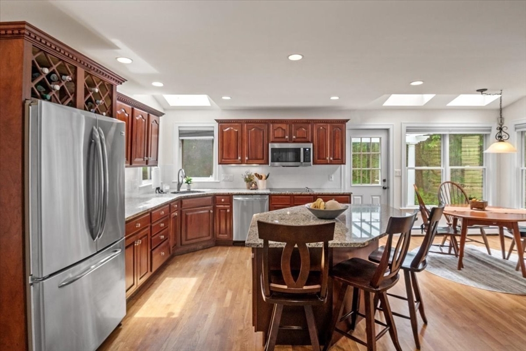 17 Bridle Path Walpole, MA 02081 - Photo 10 of 40