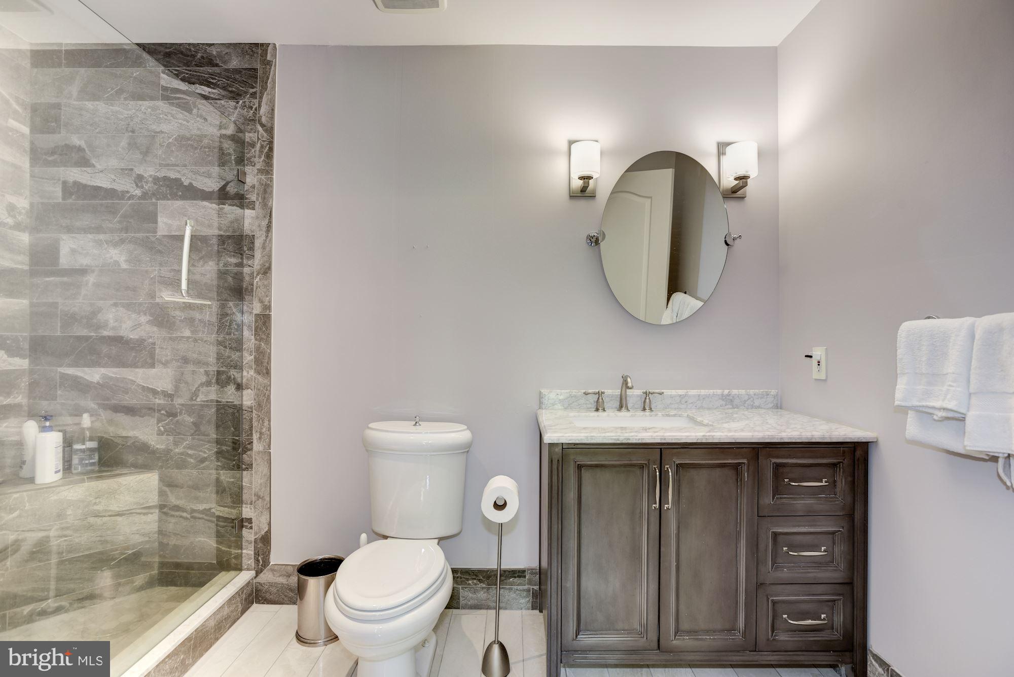 1127 Bellview Road McLean, VA 22102 - Photo 25 of 44 En Suite