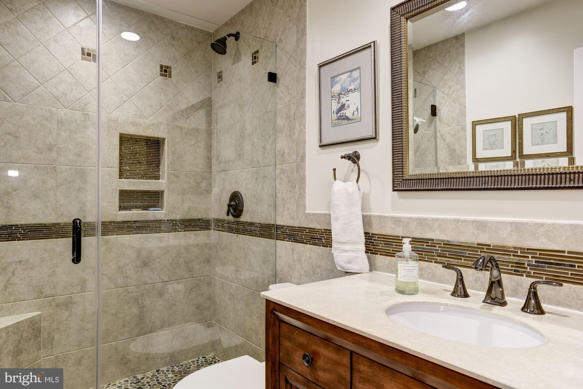 1127 Bellview Road McLean, VA 22102 - Photo 30 of 44 LL En Suite Bath