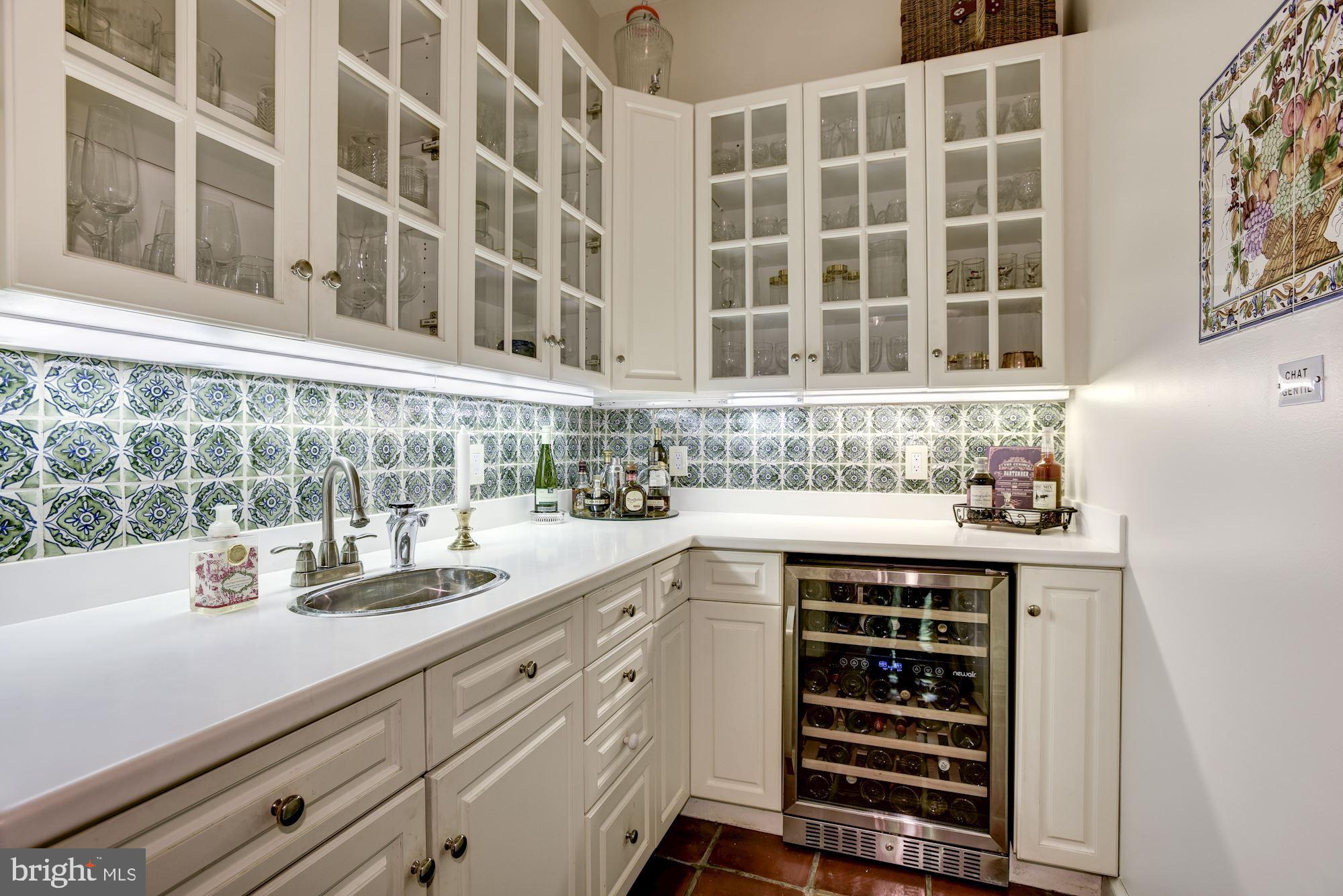 1127 Bellview Road McLean, VA 22102 - Photo 8 of 44 Butler's Pantry