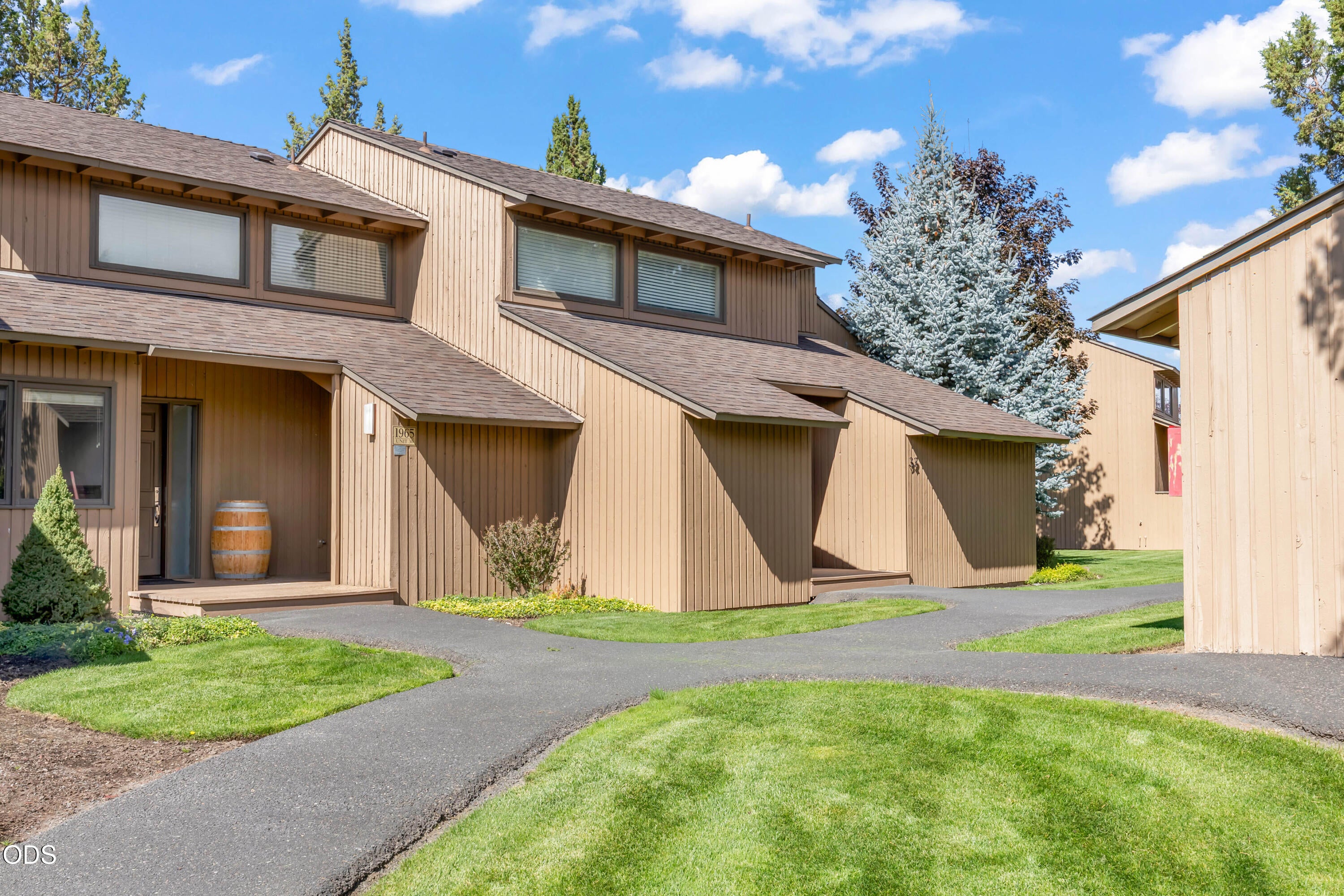 1965 Redtail Hawk Drive, Unit RV 30 U2 Redmond, OR 97756 - Photo 34 of 44 Gallery Image 34