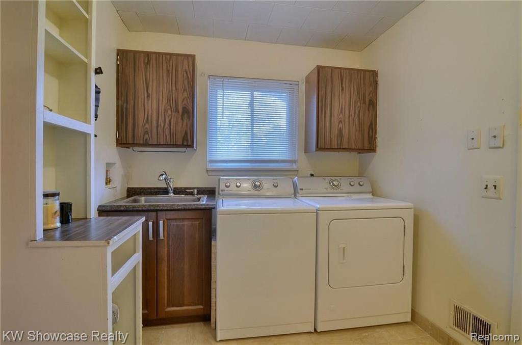 42916 Versailles Road Canton, MI 48187 - Photo 26 of 30