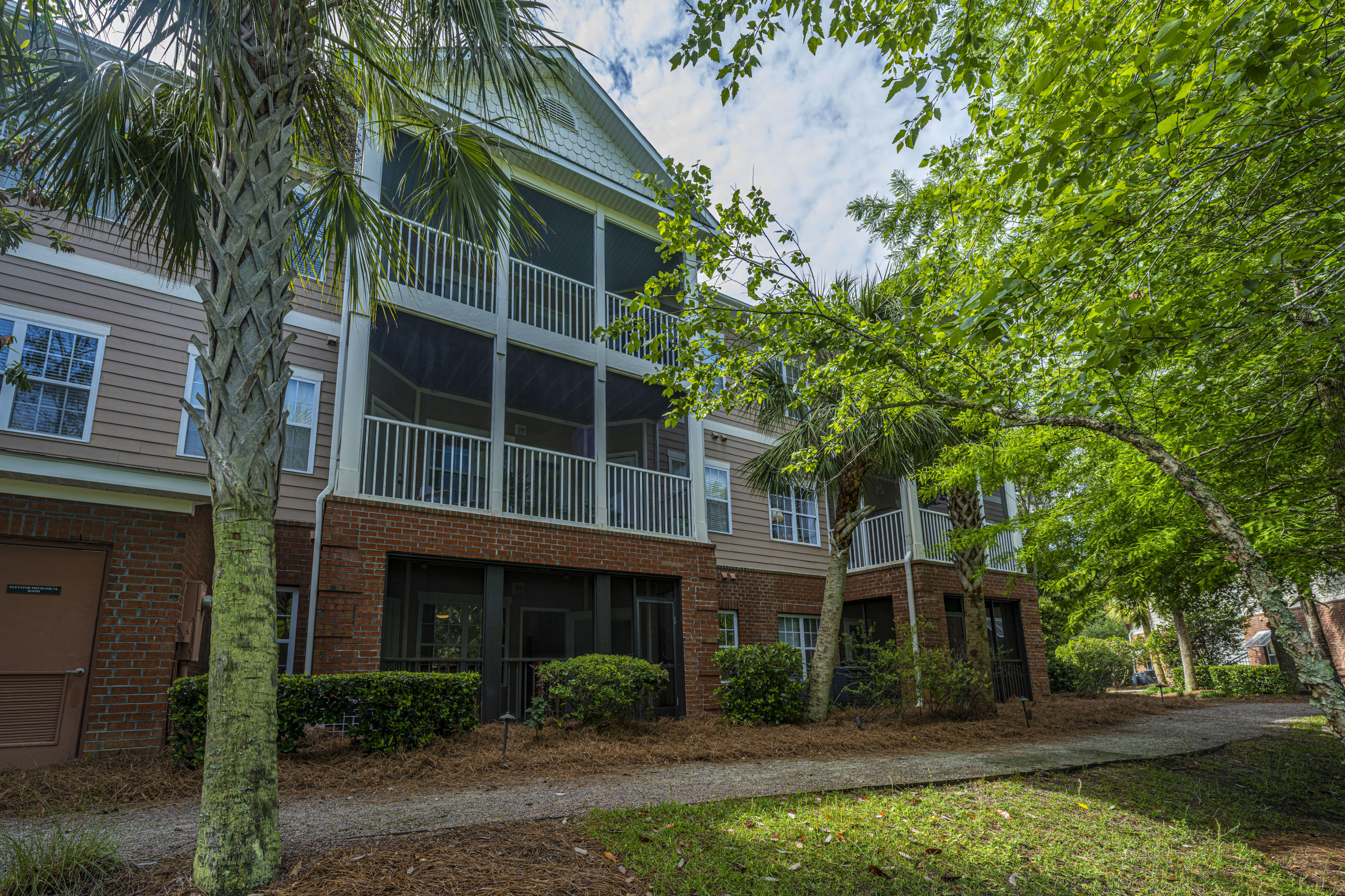 1905 Basildon Road Mount Pleasant, SC 29466 - Photo 2 of 57 DSC_6762
