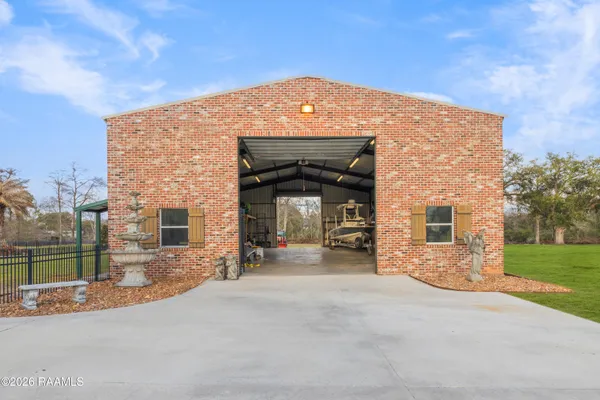 $1,425,000 | 7503 Sugar Oaks Road, New Iberia, LA 70563