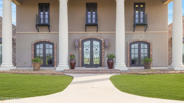 $1,425,000 | 7503 Sugar Oaks Road, New Iberia, LA 70563