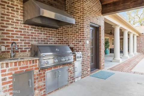 $1,425,000 | 7503 Sugar Oaks Road, New Iberia, LA 70563