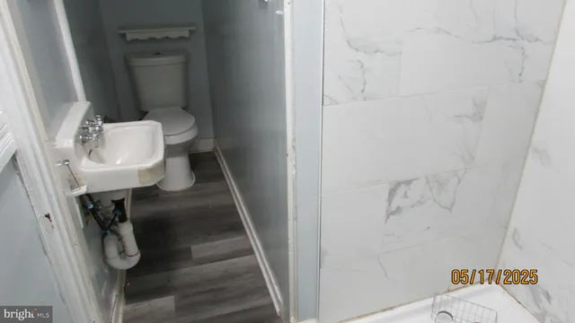 a view of an empty room with a empty space