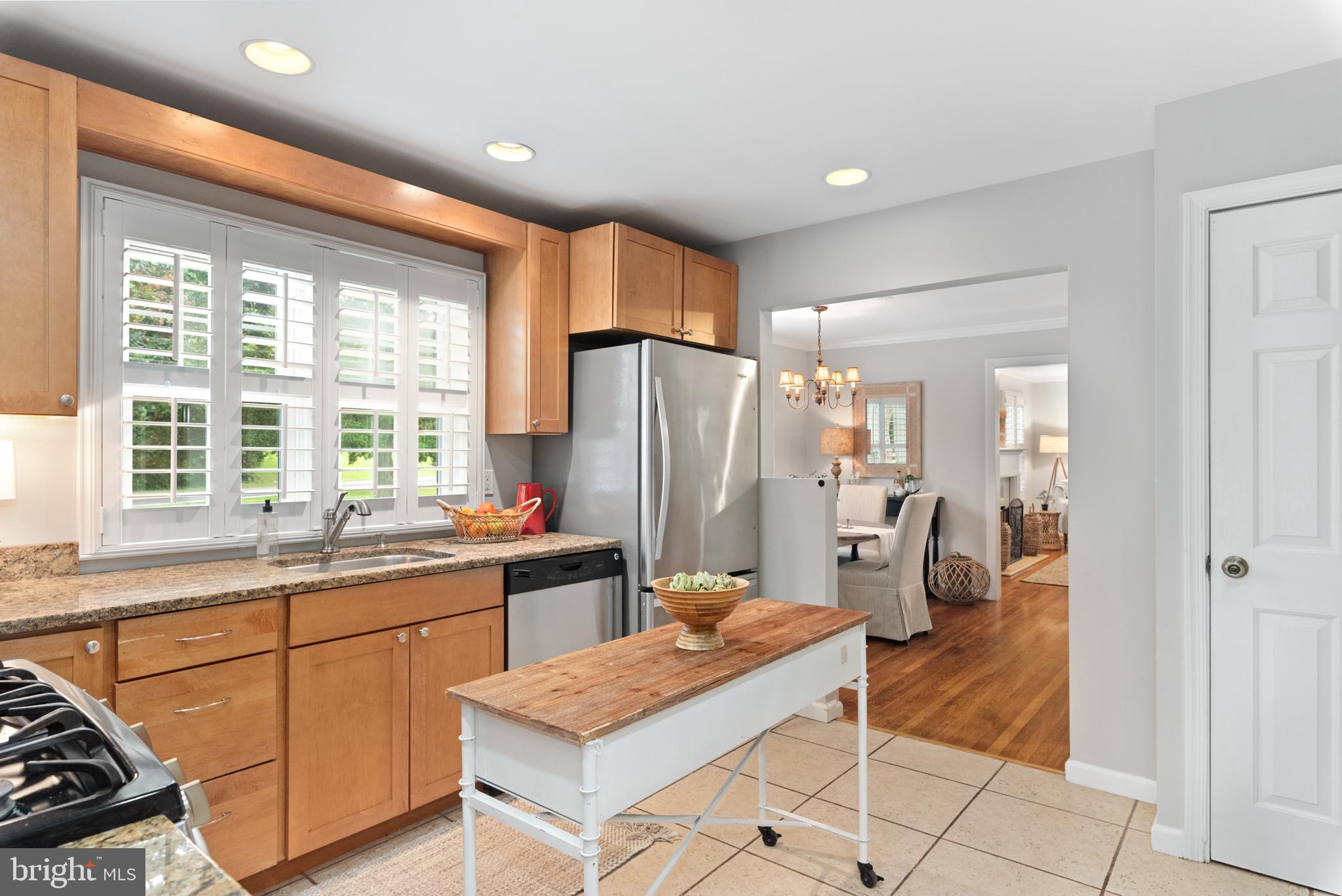 1606 St Margarets Road Annapolis, MD 21409 - Photo 20 of 50 Kitchen with granite and Stainless
