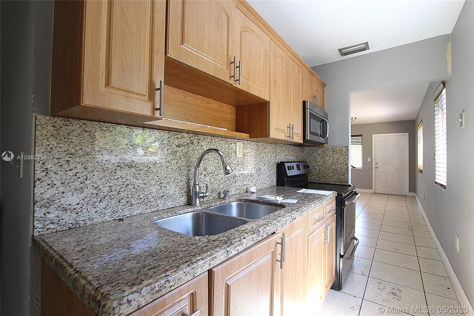 11233 Southwest 7th Street Miami, FL 33174 - Photo 4 of 16 Gallery Image 4