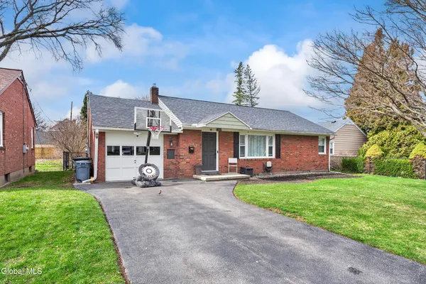 $269,900 | 1464 Dalton Drive, Schenectady, NY 12308