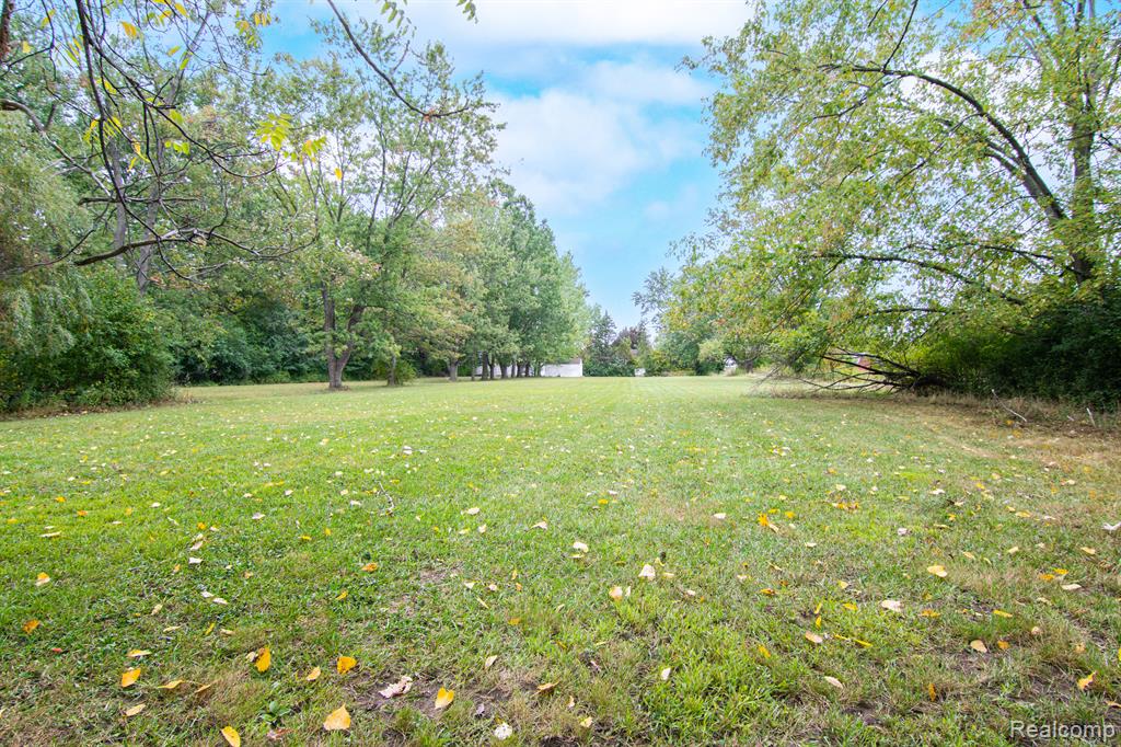 6072 Corunna Road Flint, MI 48532 - Photo 22 of 23