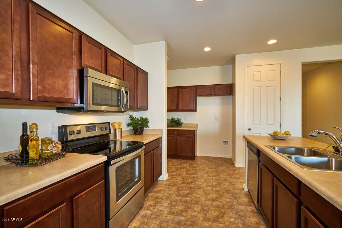7556 West Darrel Road Laveen, AZ 85339 - Photo 31 of 40 Kitchen2